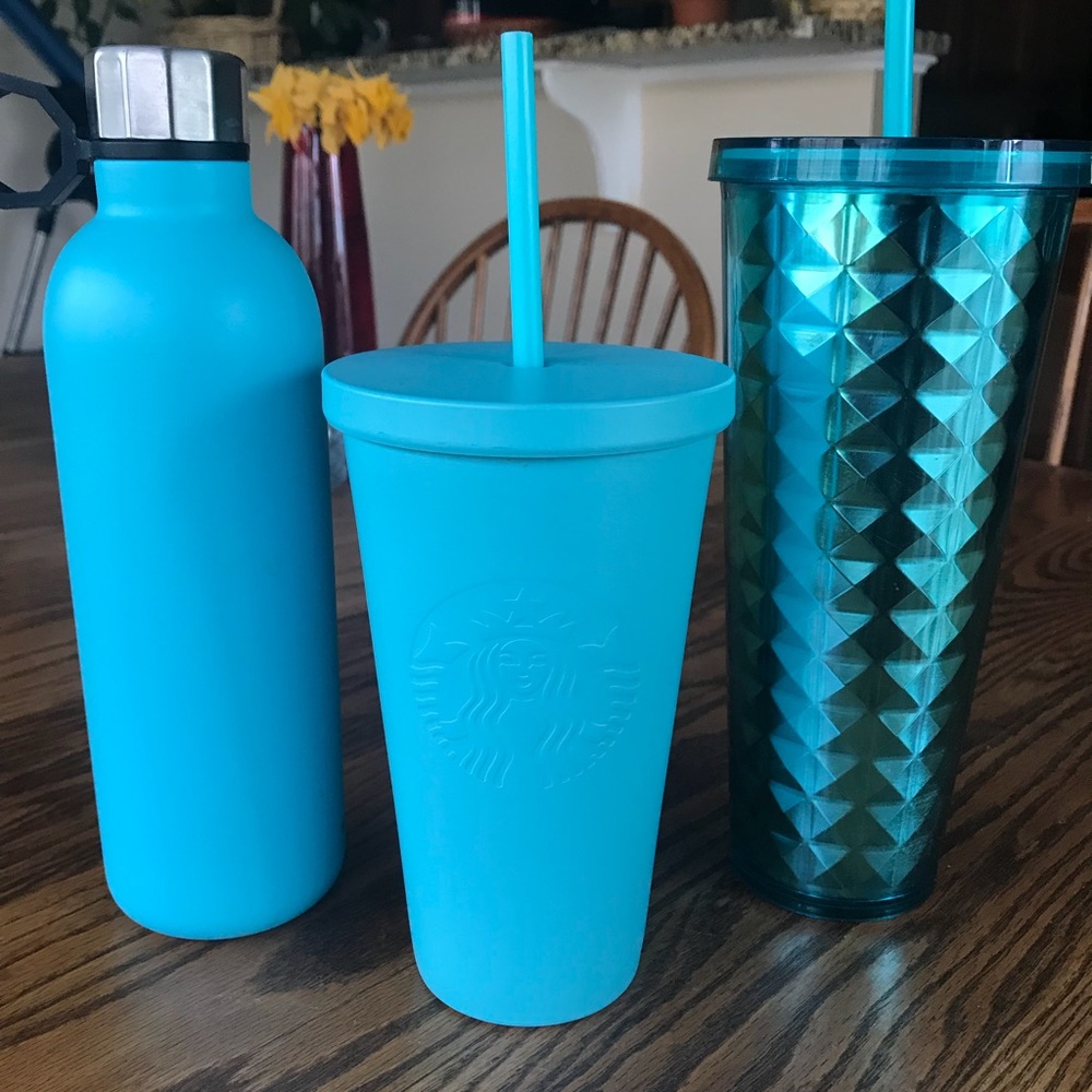 Starbucks waterbottles/cups